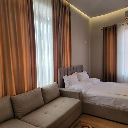 Berhami Studio Apartment Tirana Zewnętrze zdjęcie