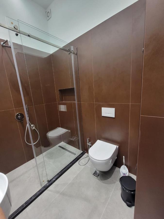 Berhami Studio Apartment Tirana Zewnętrze zdjęcie