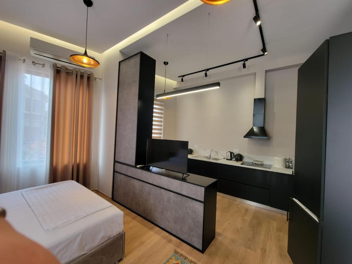Berhami Studio Apartment Tirana Zewnętrze zdjęcie