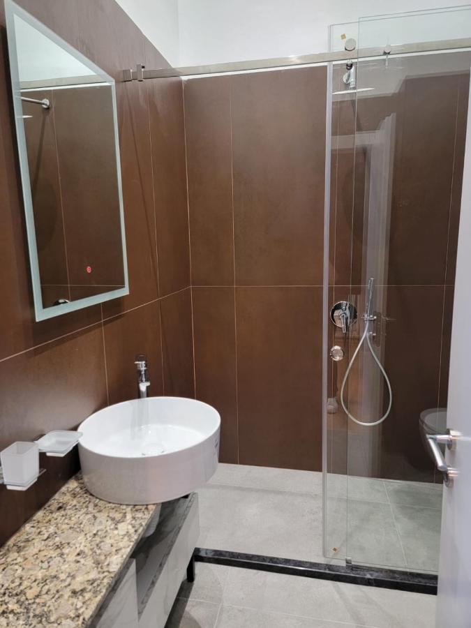 Berhami Studio Apartment Tirana Zewnętrze zdjęcie